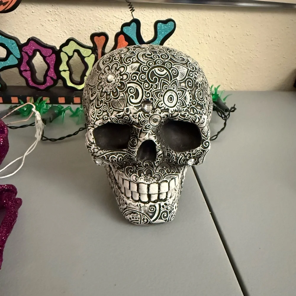 Halloween decor skull Purple glittery skeleton Spooky Sign Spider String Light